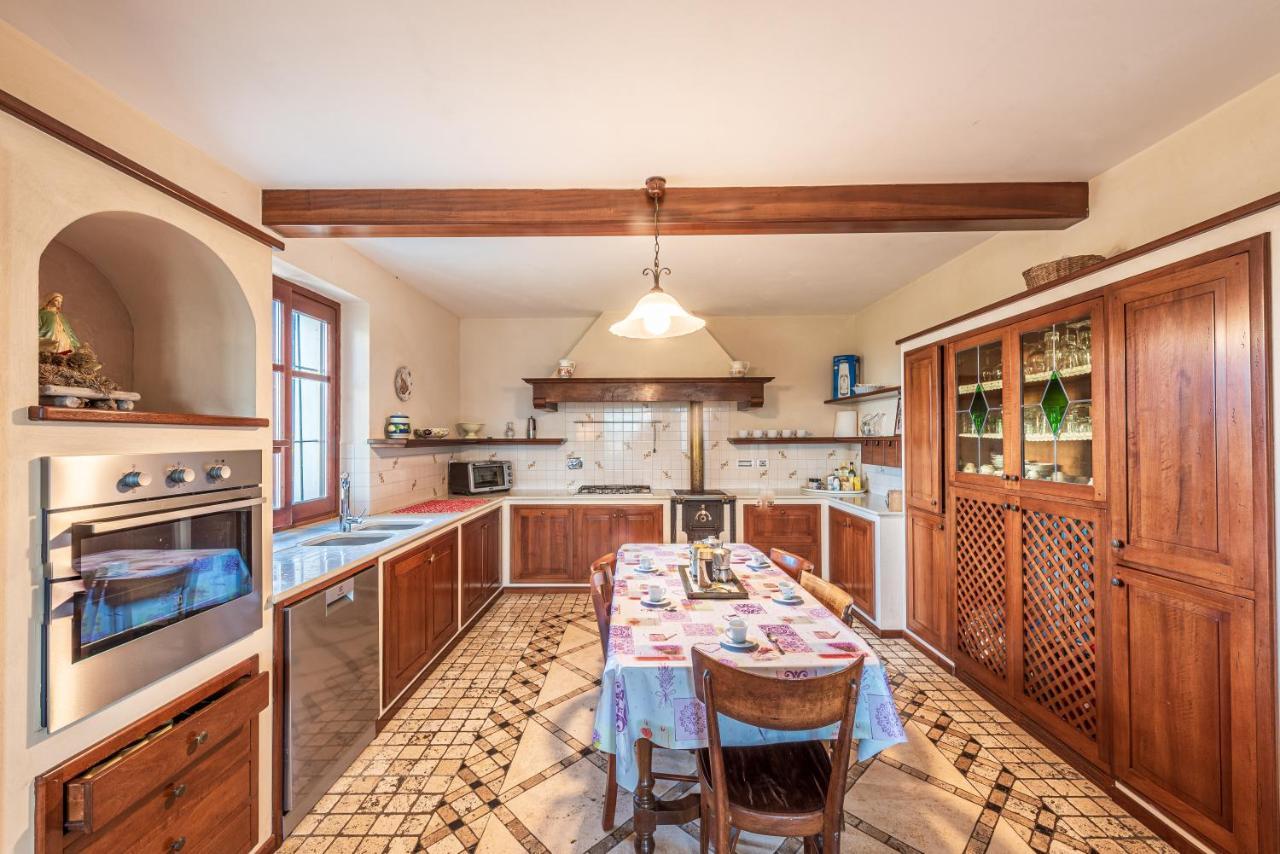 Villa Bricco Paglieri, Entire Villa อัลบา ภายนอก รูปภาพ